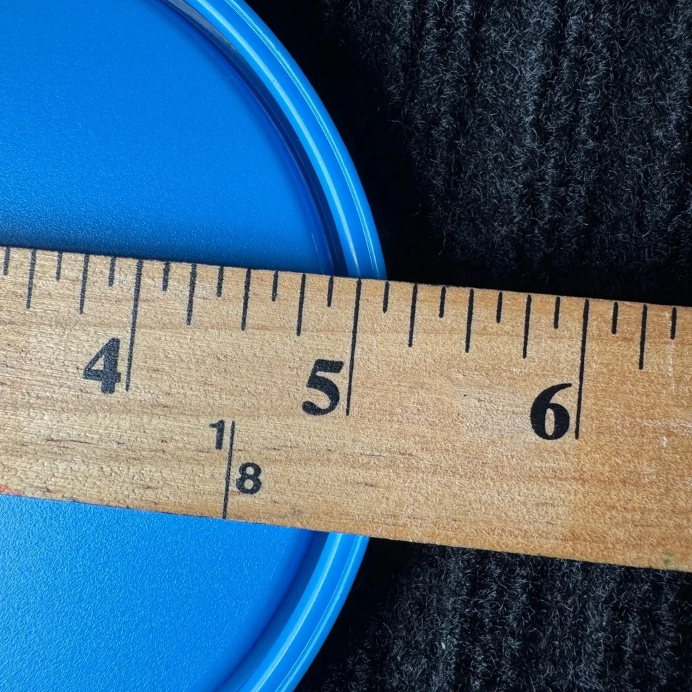 Tupperware Blue Round Replacement Lid Seal 6957B 5.25 Inch